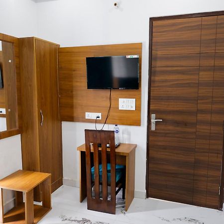 Hotel Parth Inn Rishīkesh 外观 照片