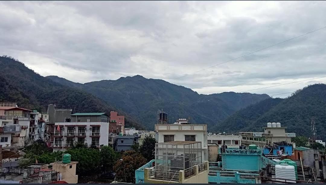 Hotel Parth Inn Rishīkesh 外观 照片