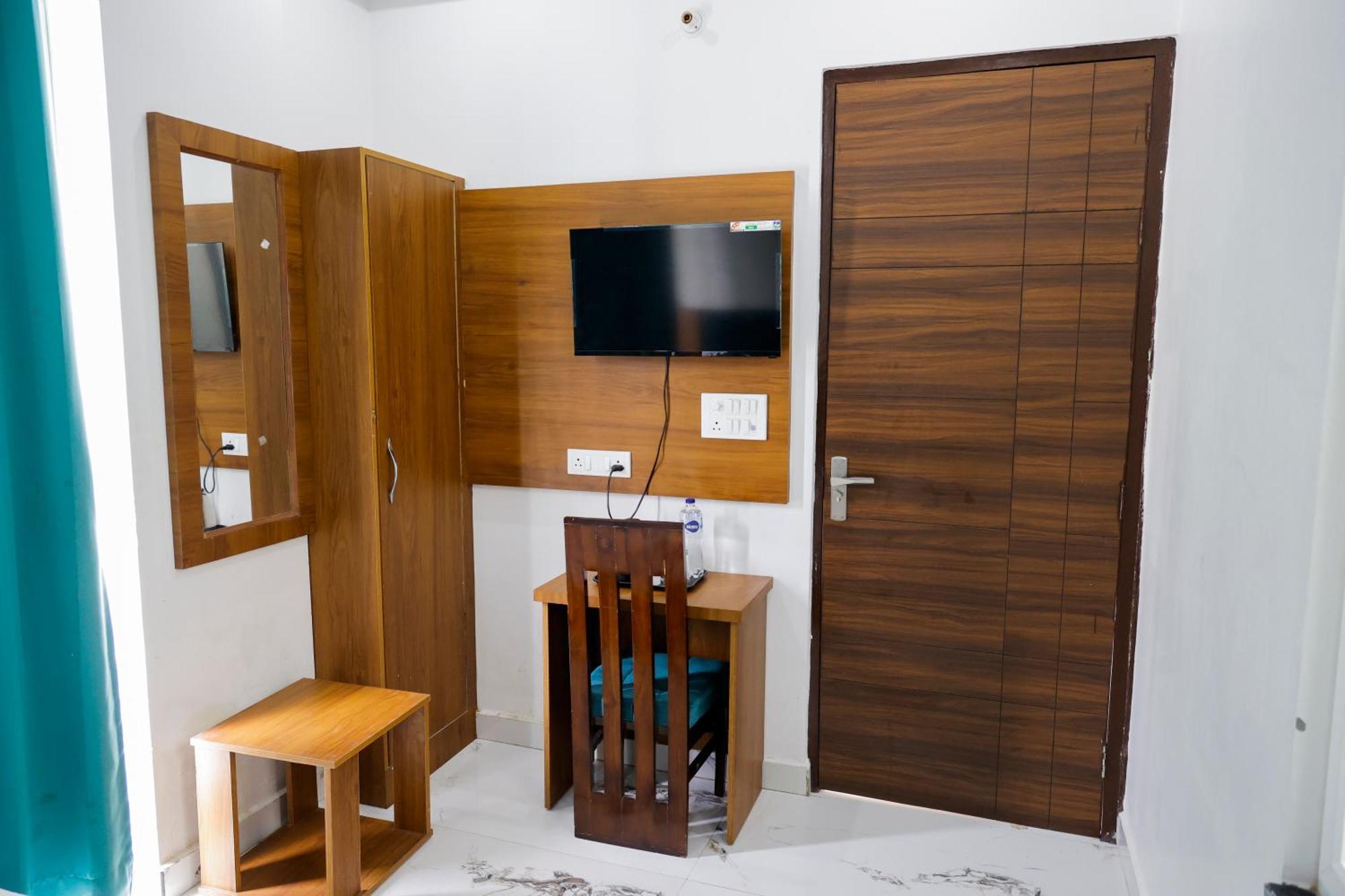 Hotel Parth Inn Rishīkesh 外观 照片