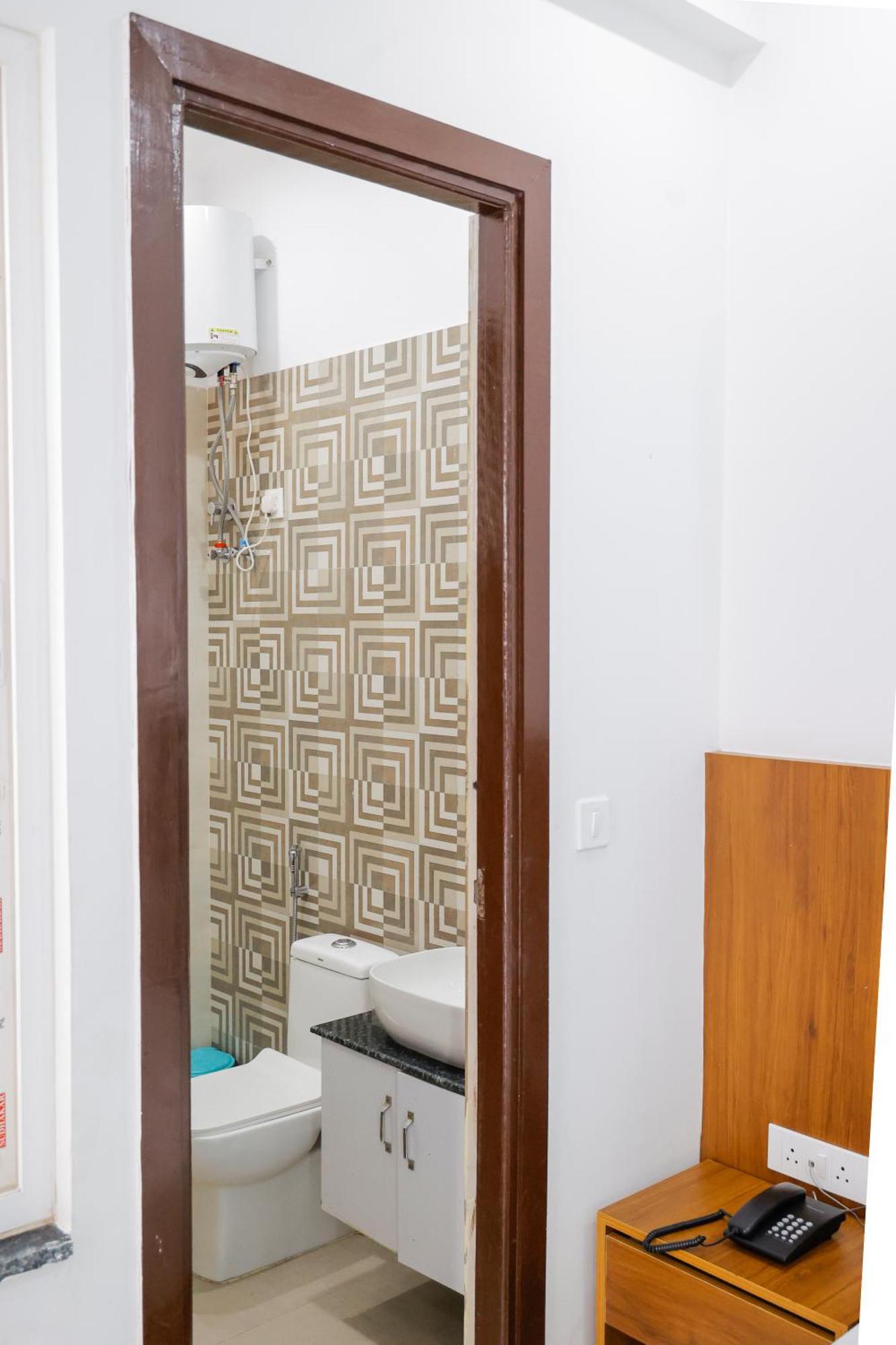 Hotel Parth Inn Rishīkesh 外观 照片