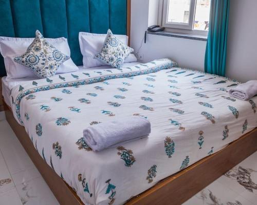 Hotel Parth Inn Rishīkesh 外观 照片
